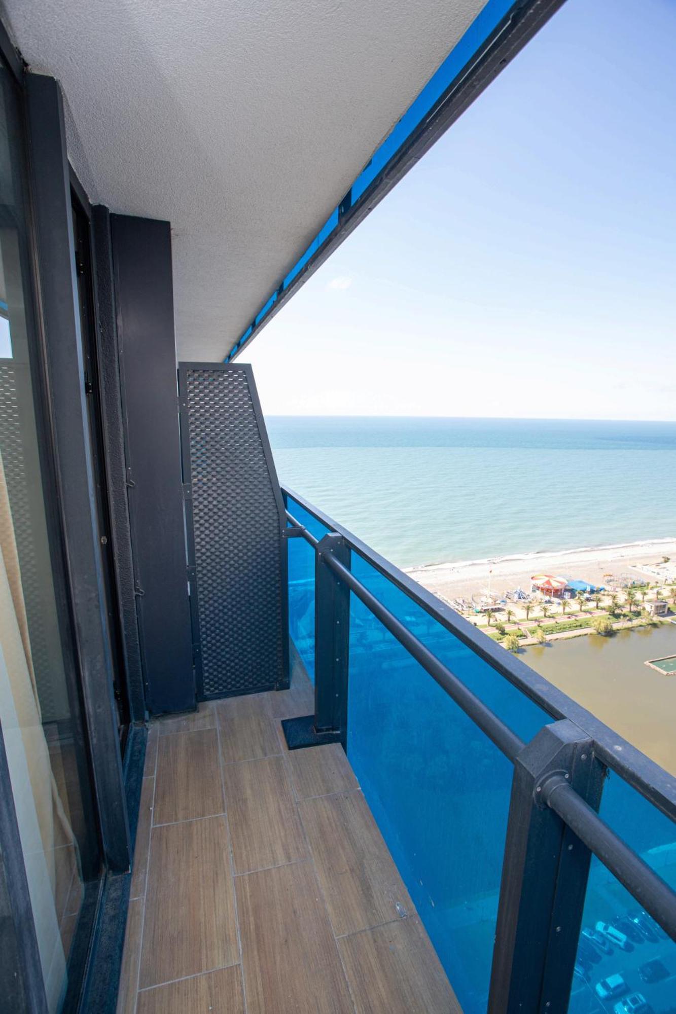 Luxsor & Gorgeous Sea Vlews Apartment Batumi Exterior foto
