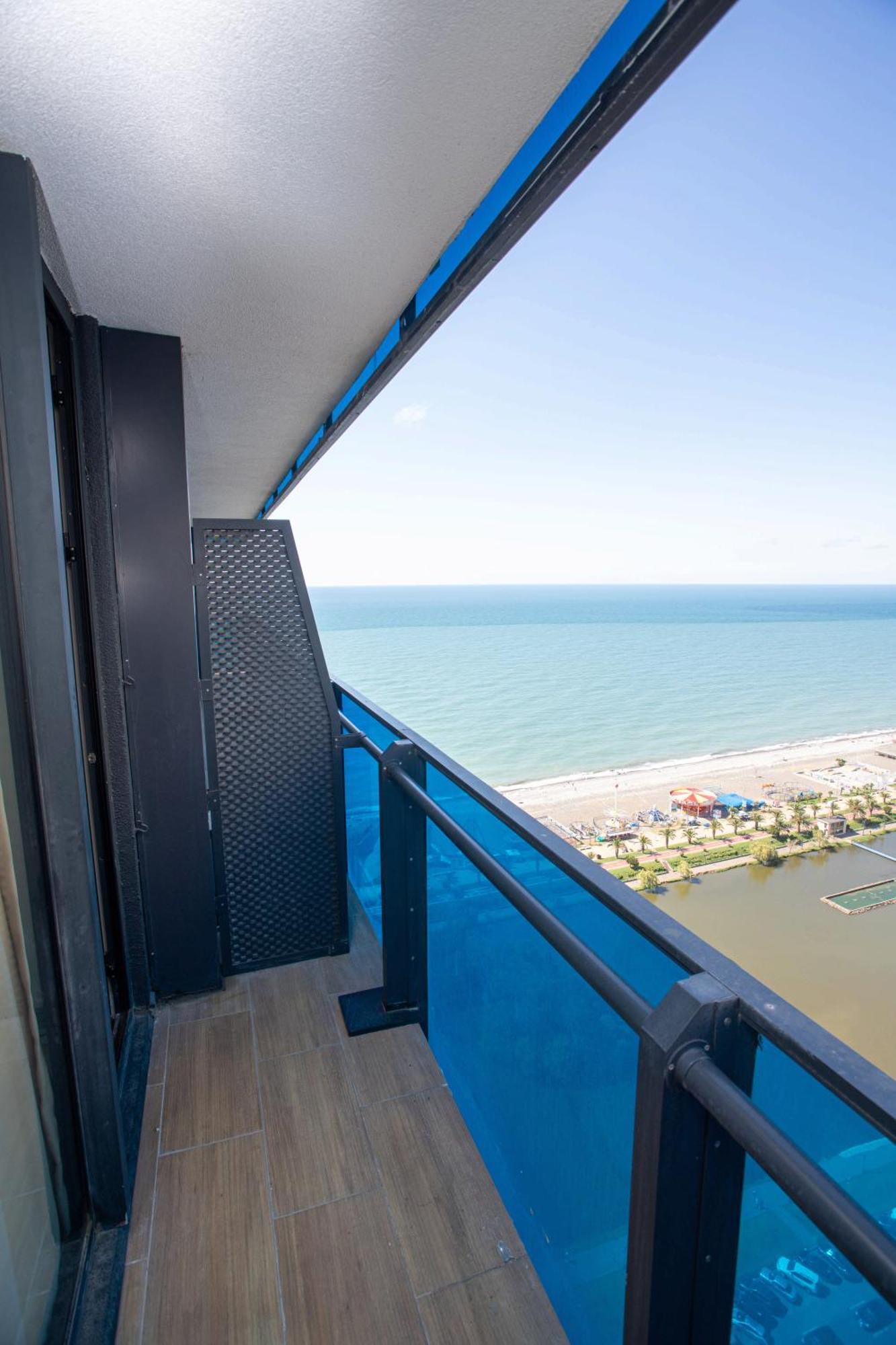Luxsor & Gorgeous Sea Vlews Apartment Batumi Exterior foto